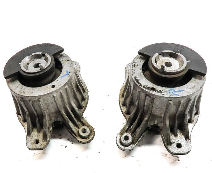 Thumbnail 2: 2015 MERCEDES C300 (W205) 2.0L ENGINE MOTOR SUPPORT MOUNT SET/2