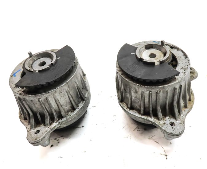 Thumbnail 3: 2015 MERCEDES C300 (W205) 2.0L ENGINE MOTOR SUPPORT MOUNT SET/2