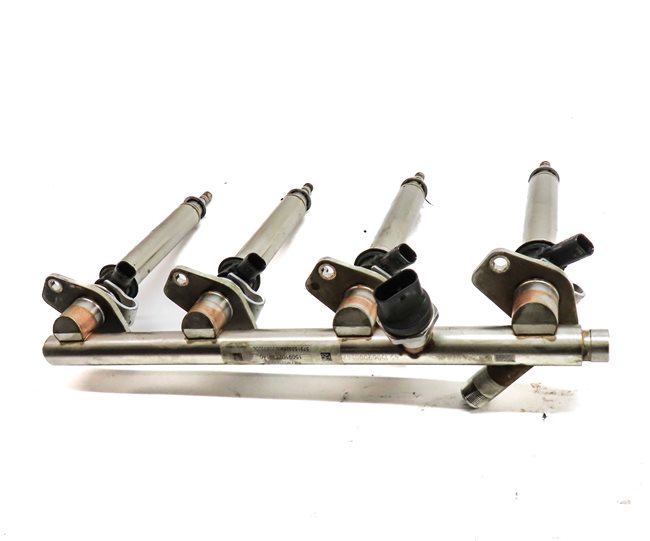 Thumbnail 2: 2015 MERCEDES C300 (W205) 2.0L ENGINE FUEL INJECTOR SET/4 w/ RAIL ASSEMBLY