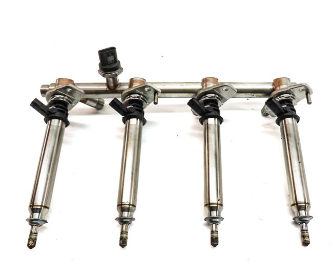 Thumbnail 3: 2015 MERCEDES C300 (W205) 2.0L ENGINE FUEL INJECTOR SET/4 w/ RAIL ASSEMBLY