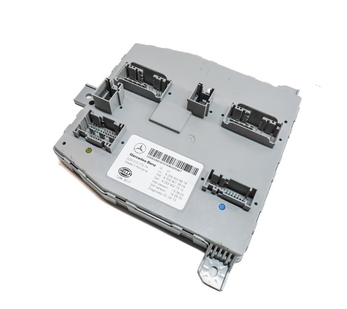 Thumbnail 1: 15-19 MERCEDES C300 C350 C400 C450 GLC300 FRONT SIGNAL ACQUISITON CONTROL MODULE