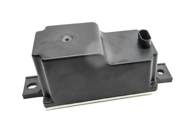 Thumbnail 4: 2015 MERCEDES C300 (W205) 2.0L ENGINE MOTOR VOLTAGE CONVERTER
