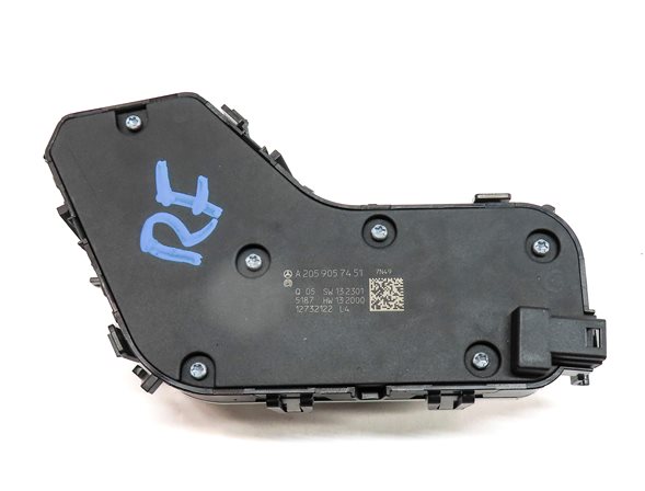 Thumbnail 4: 2015 MERCEDES C300 (W205) FRONT RIGHT PASSENGER SEAT POSITION ADJUST SWITCH