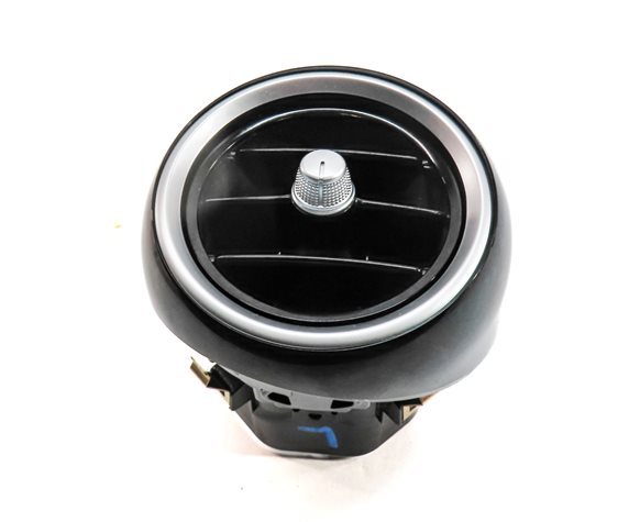 Thumbnail 2: 2015 MERCEDES C300 (W205) FRONT LEFT DRIVER DASH HEAT AIR AC VENT (Black/Silver)