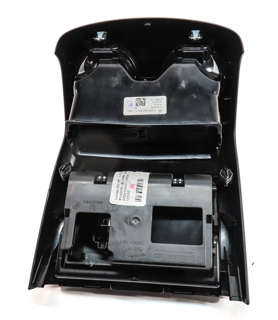 Thumbnail 4: 2015 MERCEDES C300 (W205) REAR CENTER CONSOLE HEAT AIR AC VENT (Black/Silver)