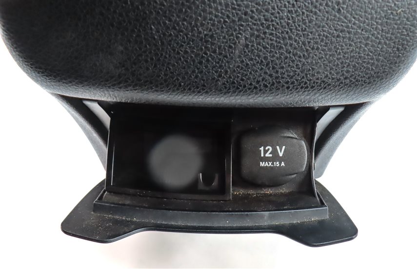 Thumbnail 6: 2015 MERCEDES C300 (W205) REAR CENTER CONSOLE HEAT AIR AC VENT (Black/Silver)
