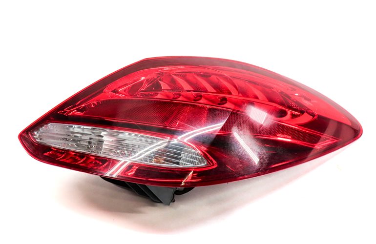 Thumbnail 3: 15-17 MERCEDES C-CLASS (W205) REAR RIGHT INCANDESCENT TAILLIGHT BRAKE LIGHT LAMP