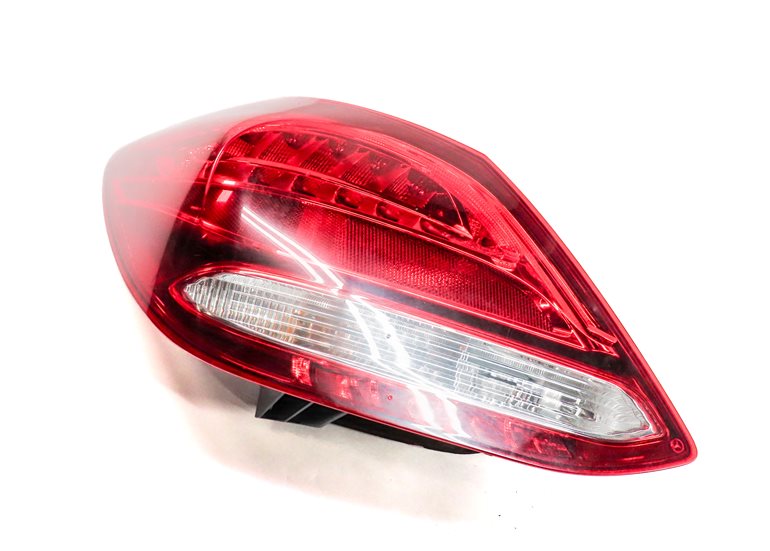 15-17 MERCEDES C-CLASS (W205) REAR LEFT INCANDESCENT TAILLIGHT BRAKE LIGHT LAMP