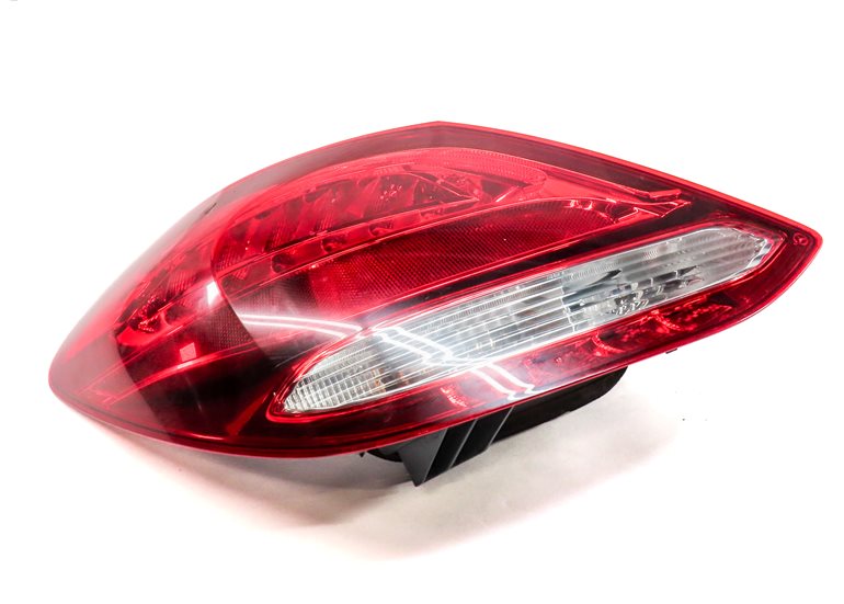 Thumbnail 3: 15-17 MERCEDES C-CLASS (W205) REAR LEFT INCANDESCENT TAILLIGHT BRAKE LIGHT LAMP