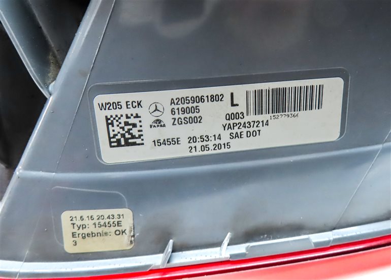 Thumbnail 6: 15-17 MERCEDES C-CLASS (W205) REAR LEFT INCANDESCENT TAILLIGHT BRAKE LIGHT LAMP