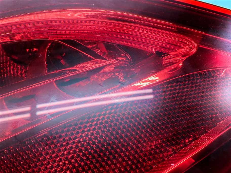 Thumbnail 7: 15-17 MERCEDES C-CLASS (W205) REAR LEFT INCANDESCENT TAILLIGHT BRAKE LIGHT LAMP