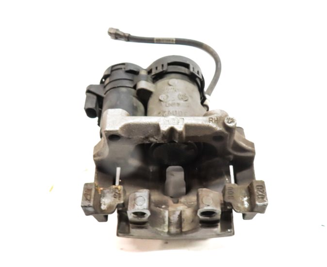Thumbnail 6: 15-21 MERCEDES C-CLASS (W205) REAR RIGHT BRAKE CALIPER w/ PARKING BRAKE ACTUATOR