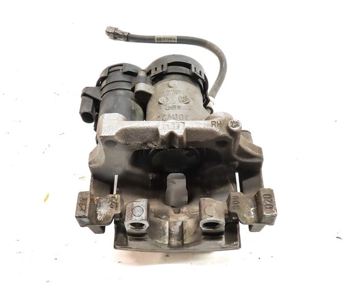 Thumbnail 7: 15-21 MERCEDES C-CLASS (W205) REAR RIGHT BRAKE CALIPER w/ PARKING BRAKE ACTUATOR