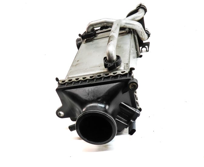 Thumbnail 2: 2015-2020 MERCEDES C300 E300 GLC (W205 W213 X253) 2.0L ENGINE TURBO INTERCOOLER
