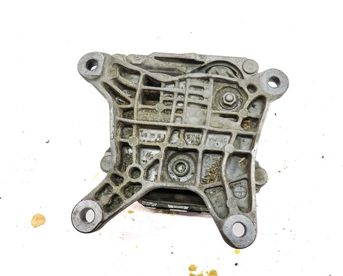 Thumbnail 7: 2017 AUDI Q7 (4M) 3.0L SUPER (CREC) AUTOMATIC TRANSMISSION MOUNT BRACKET