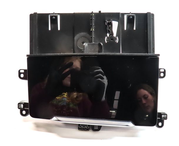 Thumbnail 2: 2017 AUDI Q7 (4M) FRONT CENTER CONSOLE ASHTRAY 12V POWER OUTLET ASSEMBLY