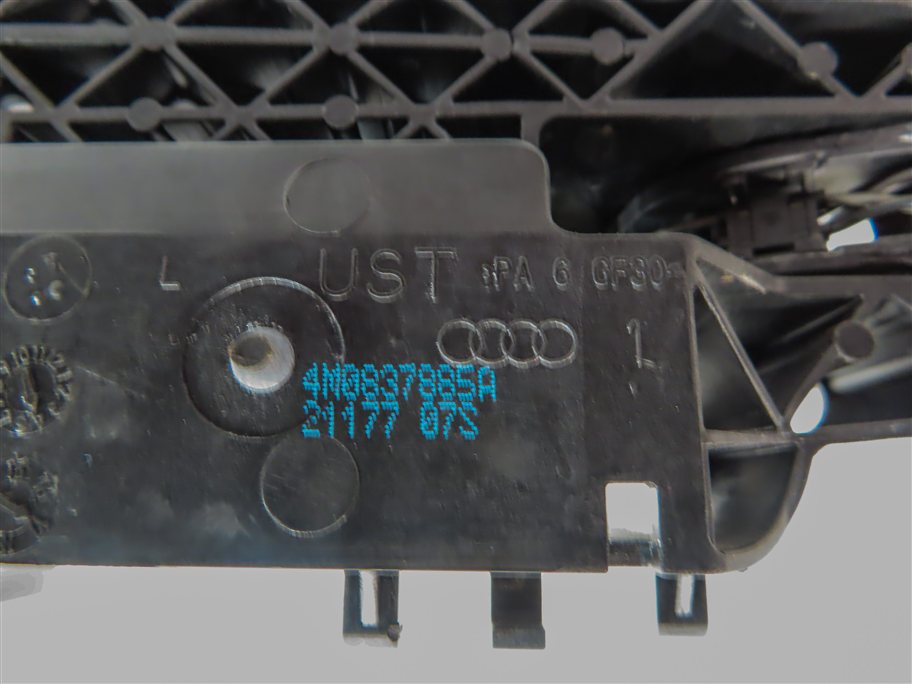 Thumbnail 4: 2017-2020 AUDI Q7 (4M) REAR LEFT KEYLESS EXTERIOR DOOR HANDLE (Gray)