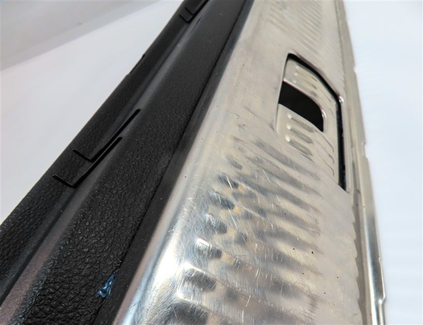 Thumbnail 9: 2017 AUDI Q7 (4M) REAR TRUNK LIFTGATE HATCH CARGO FLOOR SILL TRIM (CHROME)