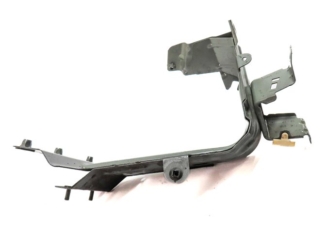 Thumbnail 5: 2017 AUDI Q7 (4M) FRONT LEFT DRIVER FENDER SUPPORT MOUNT BRACKET