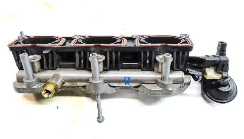 Thumbnail 5: 12-17 AUDI A6 A7 Q5 S5 SQ5 (C7 4G8 B8 8T 8R) RIGHT INTAKE MANIFOLD DIFFUSER RAIL