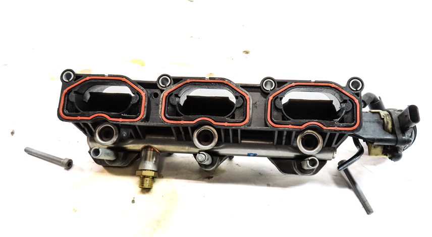 Thumbnail 6: 12-17 AUDI A6 A7 Q5 S5 SQ5 (C7 4G8 B8 8T 8R) RIGHT INTAKE MANIFOLD DIFFUSER RAIL