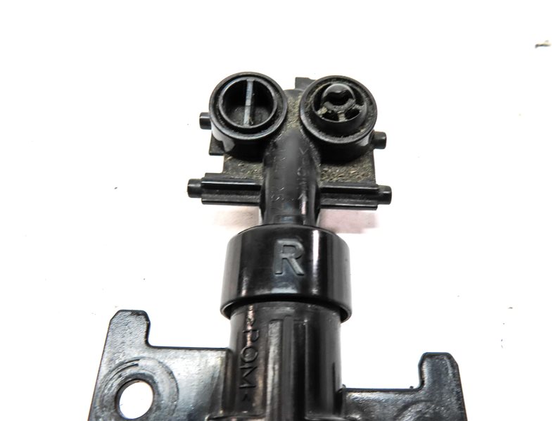 Thumbnail 3: 2018 ROVER DISCOVERY L462 FRONT RIGHT PASSENGER HEADLIGHT WASHER SQUIRTER NOZZLE
