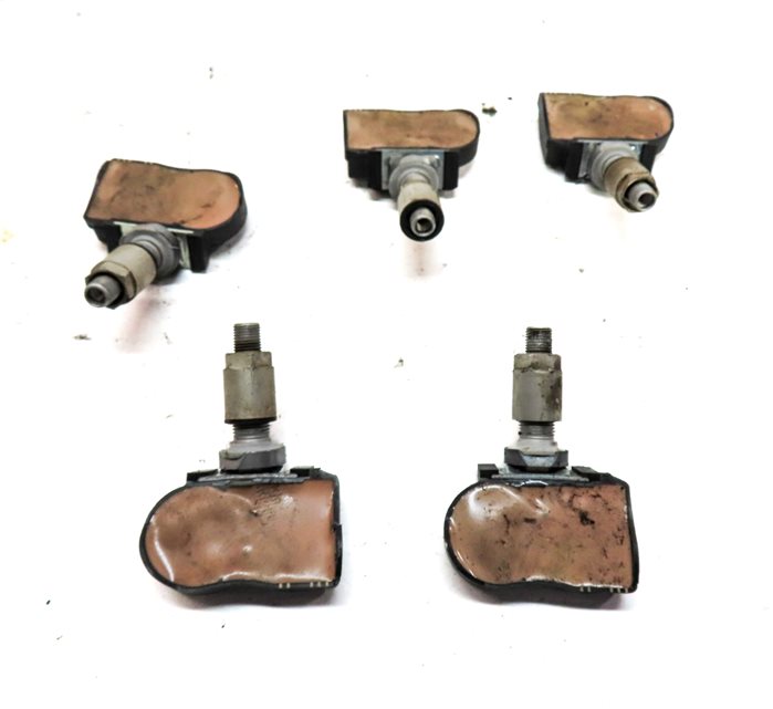 Thumbnail 2: 2018 LAND ROVER DISCOVERY (L462) TIRE PRESSURE MONITOR SENSOR TPMS SET/5