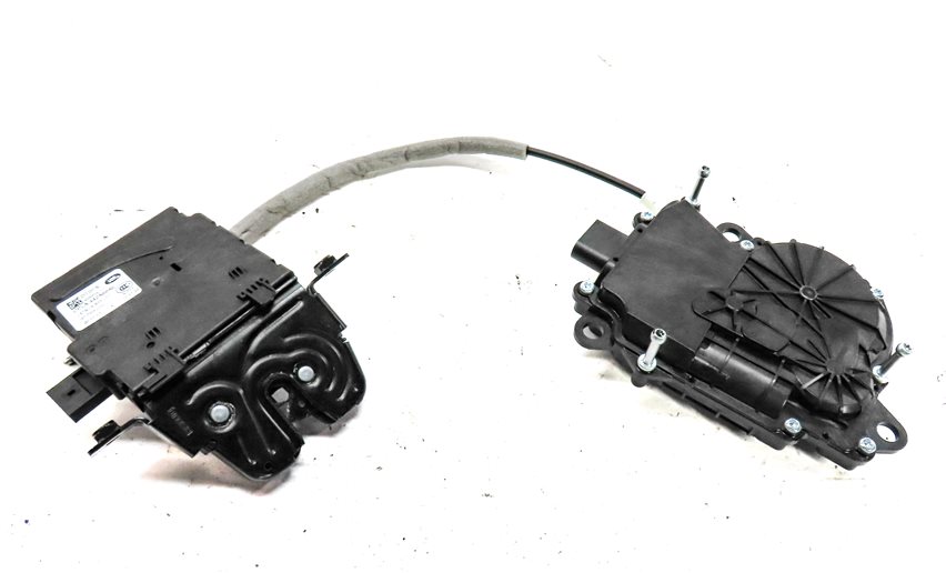 18 LAND ROVER DISCOVERY (L462) REAR TRUNK LIFTGATE HATCH LID LOCK LATCH ACTUATOR
