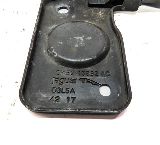 Thumbnail 5: 2018 LAND ROVER DISCOVERY (L462) FRONT HOOD SAFETY HOOK CATCH RELEASE HANDLE