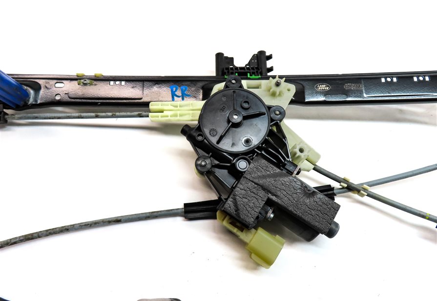 Thumbnail 2: 17-21 LAND ROVER DISCOVERY L462 REAR RIGHT DOOR WINDOW REGULATOR w/ MOTOR