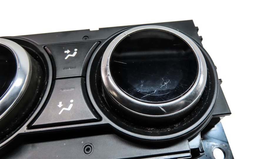 Thumbnail 6: 2018 LAND ROVER DISCOVERY (L462) REAR HEAT AIR AC HVAC CLIMATE CONTROL PANEL