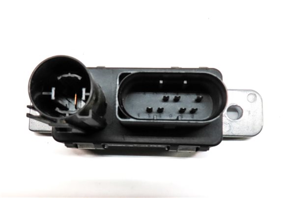 Thumbnail 6: 2018 LAND ROVER DISCOVERY (L462) 3.0L DIESEL GLOW PLUG RELAY CONTROL MODULE