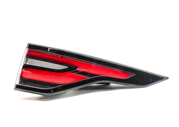 Thumbnail 3: 17-20 LAND ROVER DISCOVERY L462 REAR RIGHT PASSENGER OUTER QUARTER TAILLIGHT