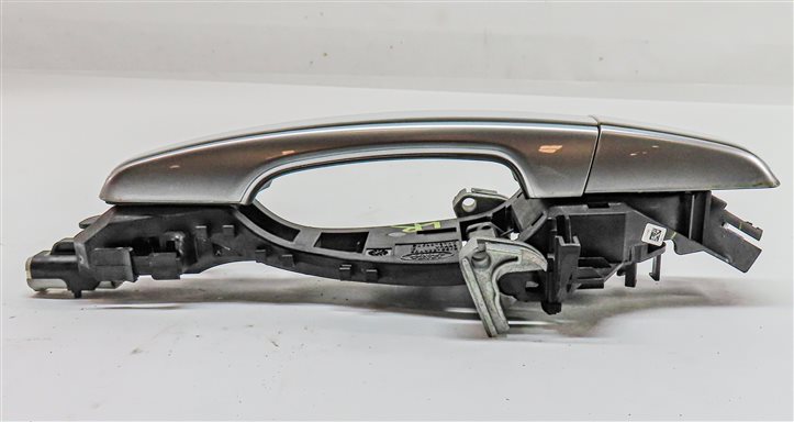Thumbnail 3: 17-20 RANGE ROVER DISCOVERY L462 REAR LEFT EXTERIOR DOOR HANDLE (White)