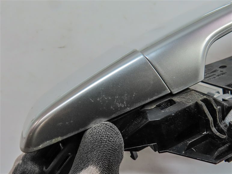 Thumbnail 7: 17-20 RANGE ROVER DISCOVERY L462 REAR RIGHT PASSENGER DOOR HANDLE (White)