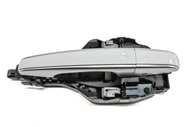 Thumbnail 2: 17-20 RANGE ROVER DISCOVERY L462 FRONT LEFT DRIVER DOOR HANDLE (White)