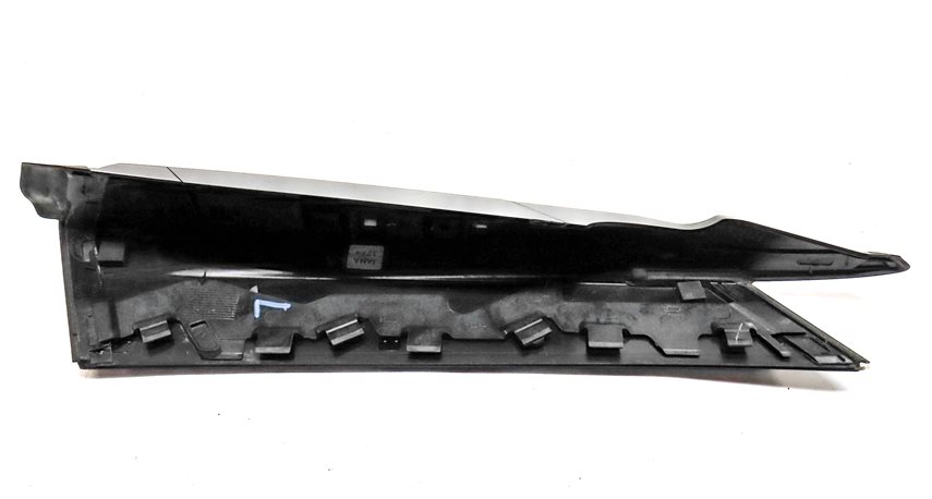 Thumbnail 3: 2018 LAND ROVER DISCOVERY (L462) REAR LEFT D PILLAR TRIM MOULDING (BLACK)