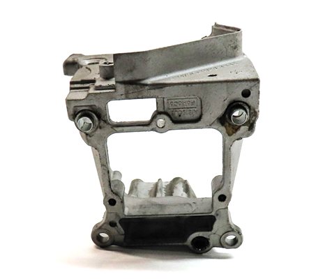 Thumbnail 4: 2018 LAND ROVER DISCOVERY (L462) 3.0L DIESEL ENGINE FUEL INJECTION PUMP BRACKET