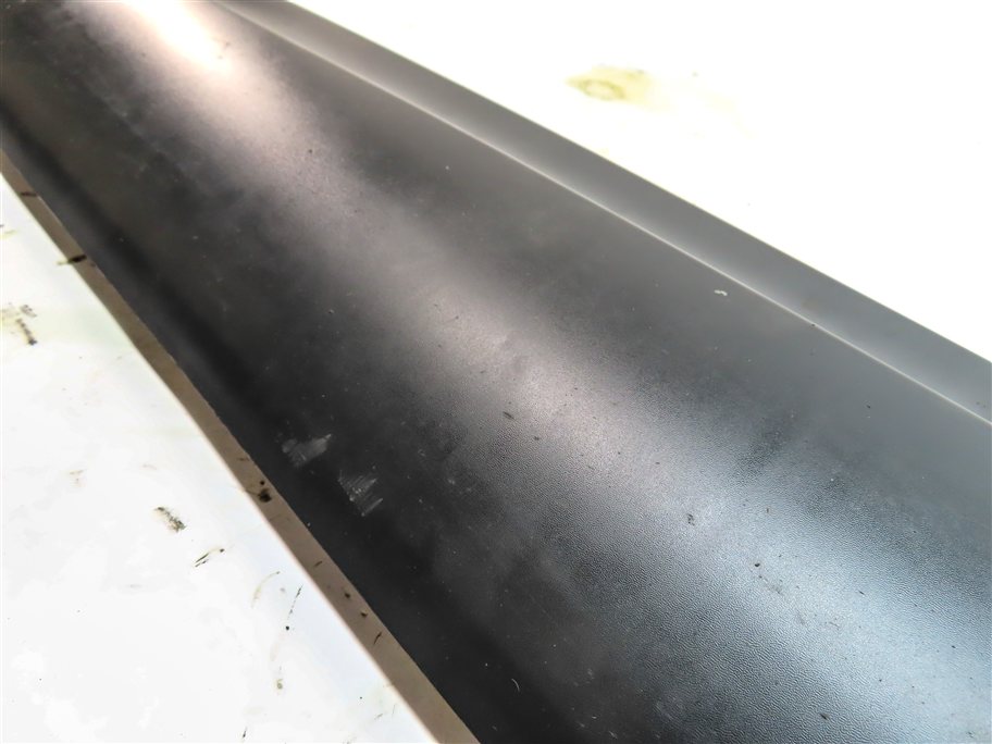 Thumbnail 6: 17-23 ROVER DISCOVERY (L462) FRONT LEFT DRIVER LOWER DOOR TRIM MOULDING (BLACK)