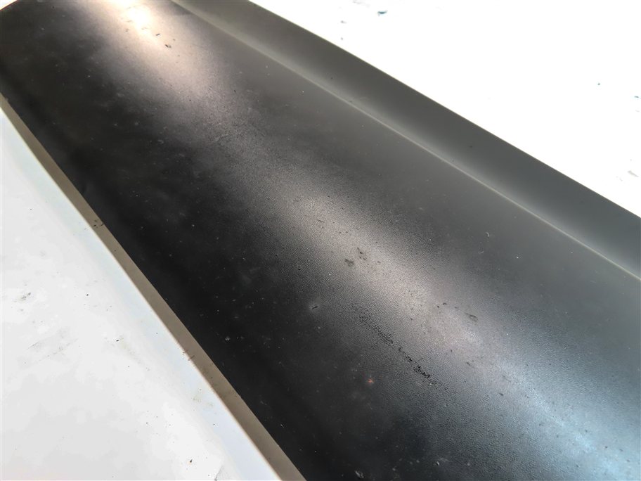 Thumbnail 7: 17-23 ROVER DISCOVERY (L462) FRONT LEFT DRIVER LOWER DOOR TRIM MOULDING (BLACK)