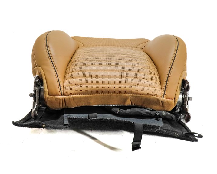 Thumbnail 2: 18 ROVER DISCOVERY L462 FRONT RIGHT MEM HEAT VENT MASSAGE UPPER SEAT BACK (Tan)