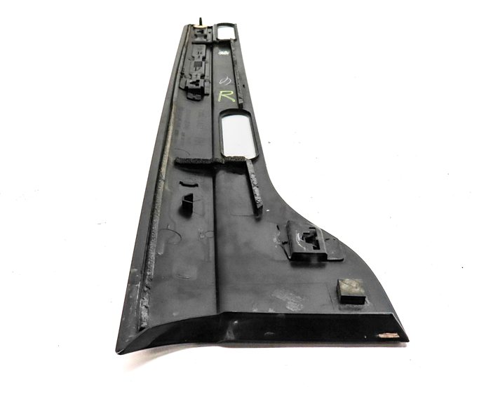 Thumbnail 4: 2018 LAND ROVER DISCOVERY (L462) REAR RIGHT LOWER DOOR TRIM MOULDING (BLACK)