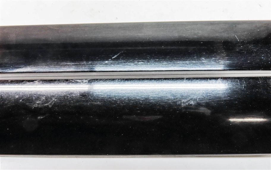 Thumbnail 8: 2018 LAND ROVER DISCOVERY (L462) REAR RIGHT LOWER DOOR TRIM MOULDING (BLACK)