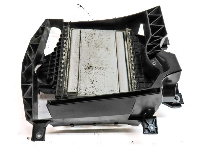 Thumbnail 3: 17-21 RANGE ROVER SPORT DISCOVERY 3.0L DIESEL LEFT AUXILIARY RADIATOR ASSEMBLY