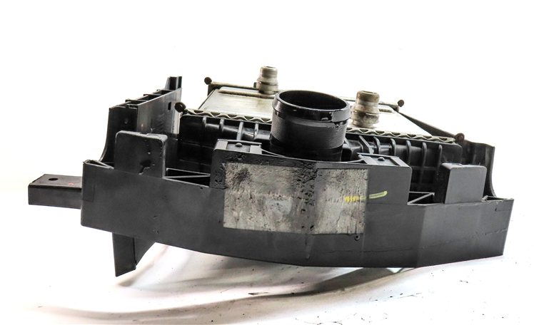 Thumbnail 8: 17-21 RANGE ROVER SPORT DISCOVERY 3.0L DIESEL LEFT AUXILIARY RADIATOR ASSEMBLY