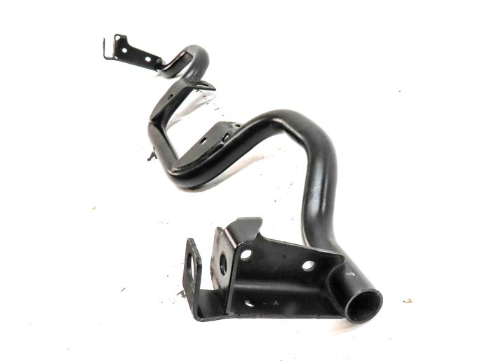 Thumbnail 3: 2017-2022 LAND ROVER DISCOVERY (L462) 3.0L DIESEL RADIATOR SUPPORT MOUNT BRACKET