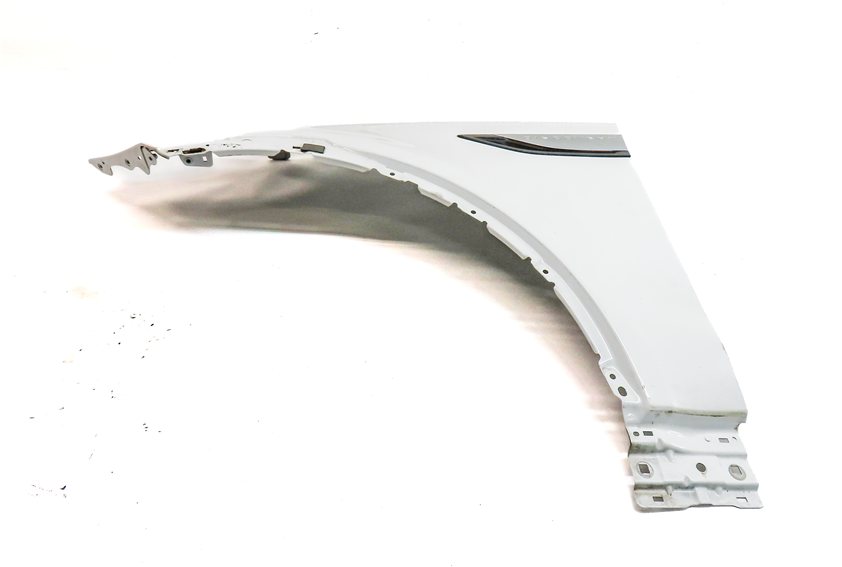 17-18 LAND ROVER DISCOVERY (L462) FRONT LEFT DRIVER FENDER w/o SENSORS (White)