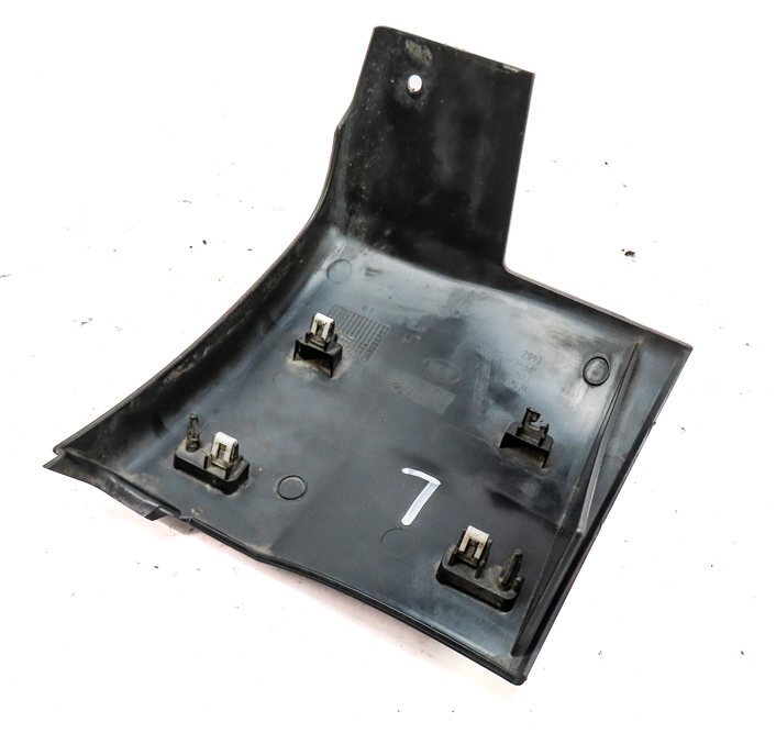 Thumbnail 2: 2018 LAND ROVER DISCOVERY (L462) FRONT LEFT DRIVER LOWER FENDER TRIM MOULDING