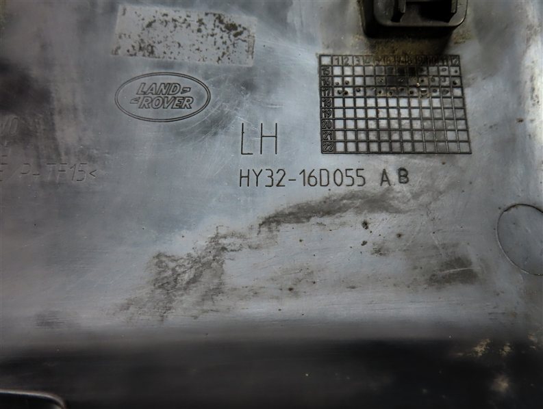 Thumbnail 3: 2018 LAND ROVER DISCOVERY (L462) FRONT LEFT DRIVER LOWER FENDER TRIM MOULDING