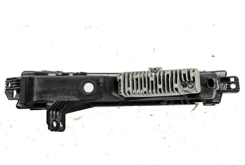 Thumbnail 6: 17-24 E/F/I-PACE ROVER DISCOVERY L462 FRONT LEFT DRIVER LOWER FOGLIGHT LAMP